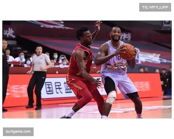 北控张庆鹏临场指挥 最后时刻战术犯规判断出现决策失误 北控张庆鹏临场指挥 最后时刻战术犯规判断出现决策失误